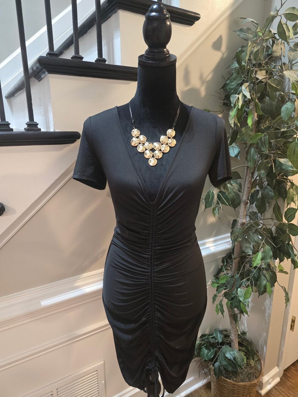 Fashion Nova Bodycon Dress Womens SZ M Black Drawstring Hem V-Neck Short Sleeve